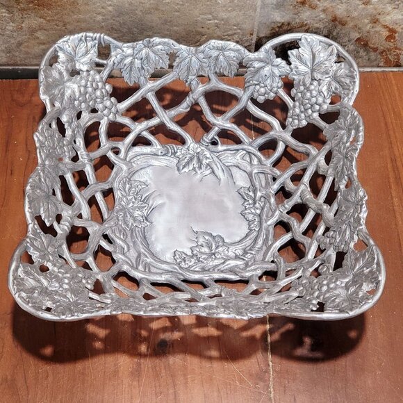 Arthur Court Grapevine Themed Fruit Bowl Basket 1996